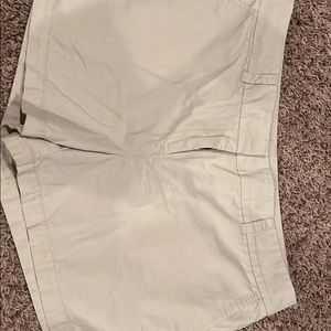 Loft 4in khaki shorts